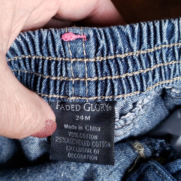 2 Pair of Girl's 24 month Jean Shorts - Picture 3 of 4